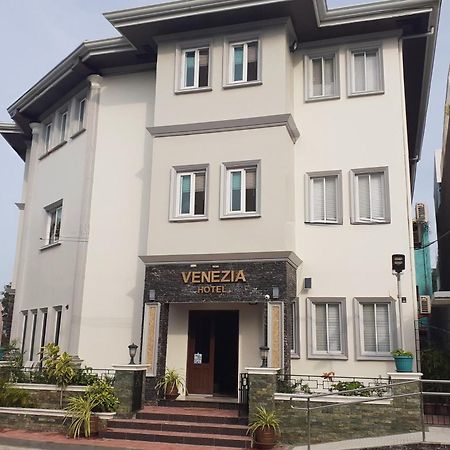 Venezia Suites Hotel Iloilo Zewnętrze zdjęcie