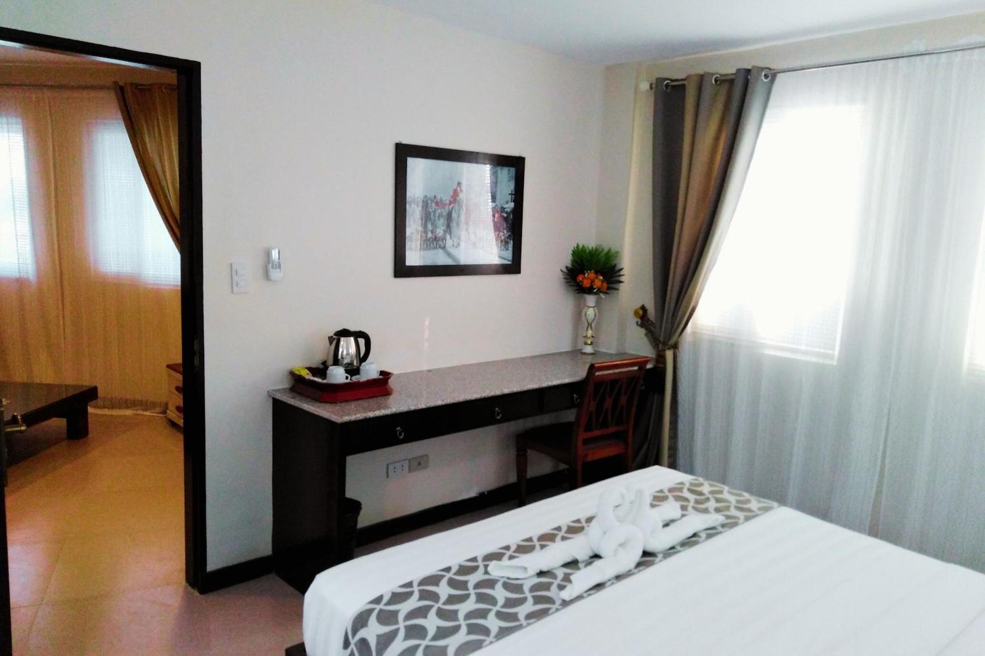 Venezia Suites Hotel Iloilo Pokój zdjęcie