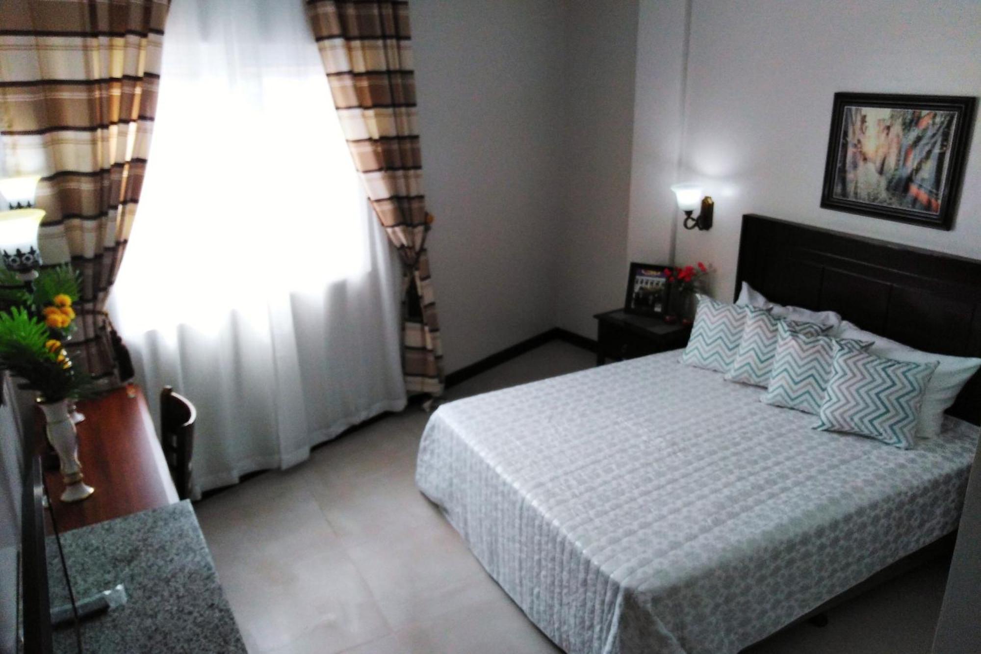 Venezia Suites Hotel Iloilo Pokój zdjęcie