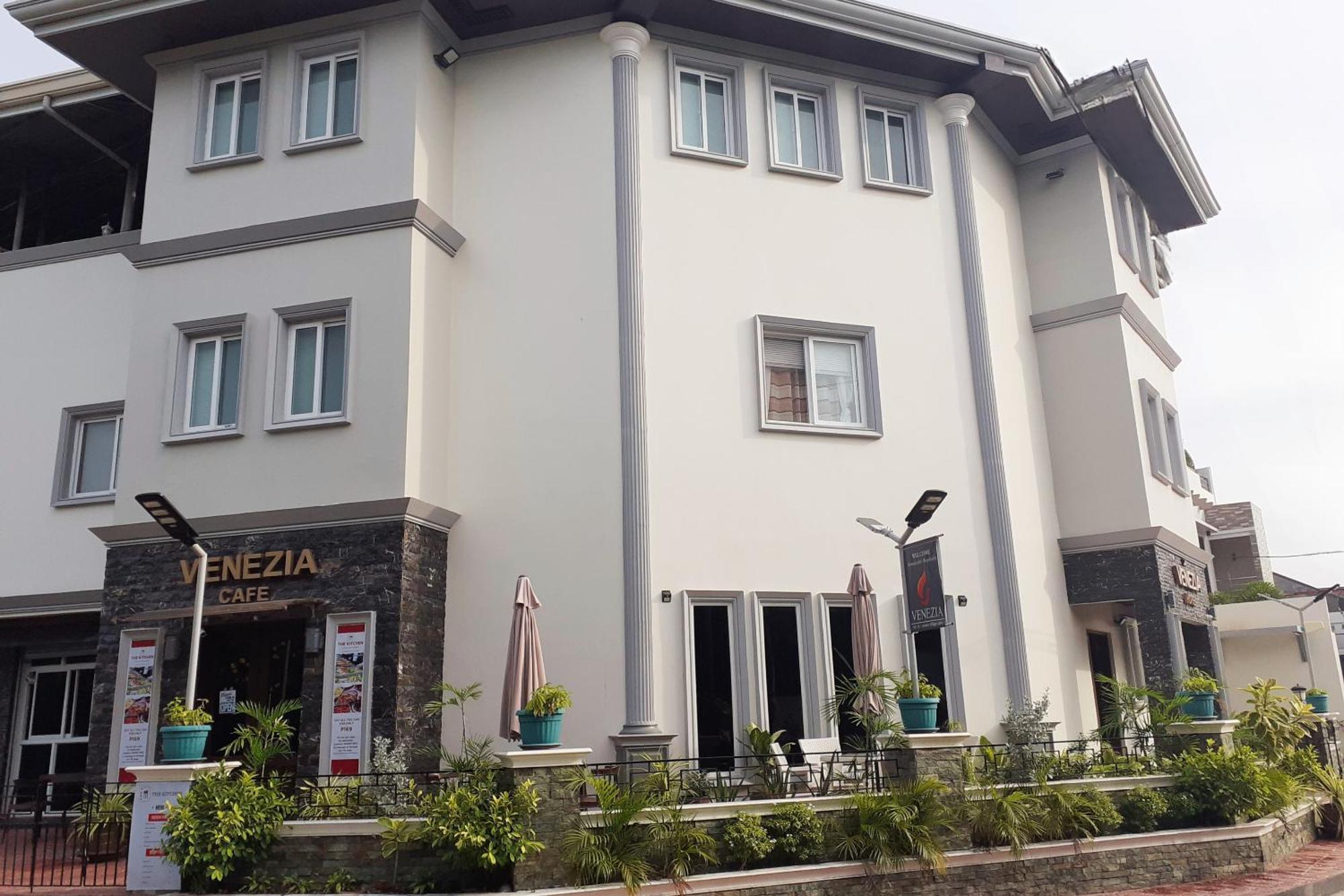 Venezia Suites Hotel Iloilo Zewnętrze zdjęcie