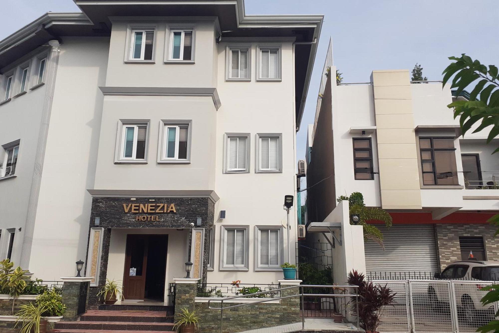 Venezia Suites Hotel Iloilo Zewnętrze zdjęcie