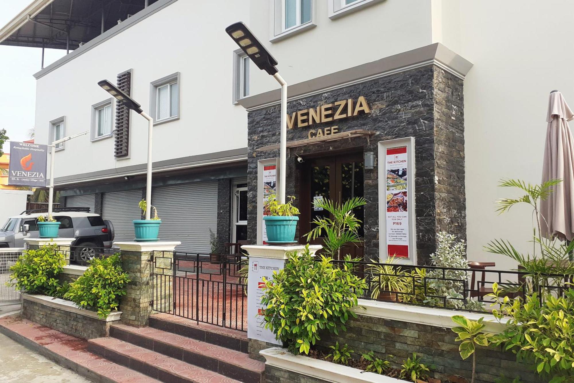 Venezia Suites Hotel Iloilo Zewnętrze zdjęcie