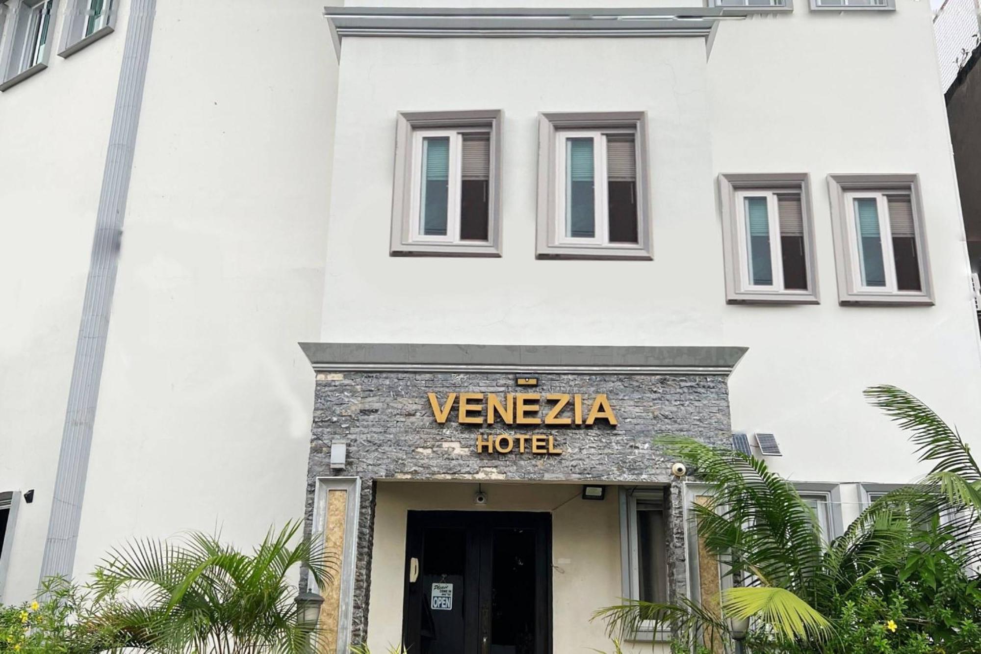 Venezia Suites Hotel Iloilo Zewnętrze zdjęcie