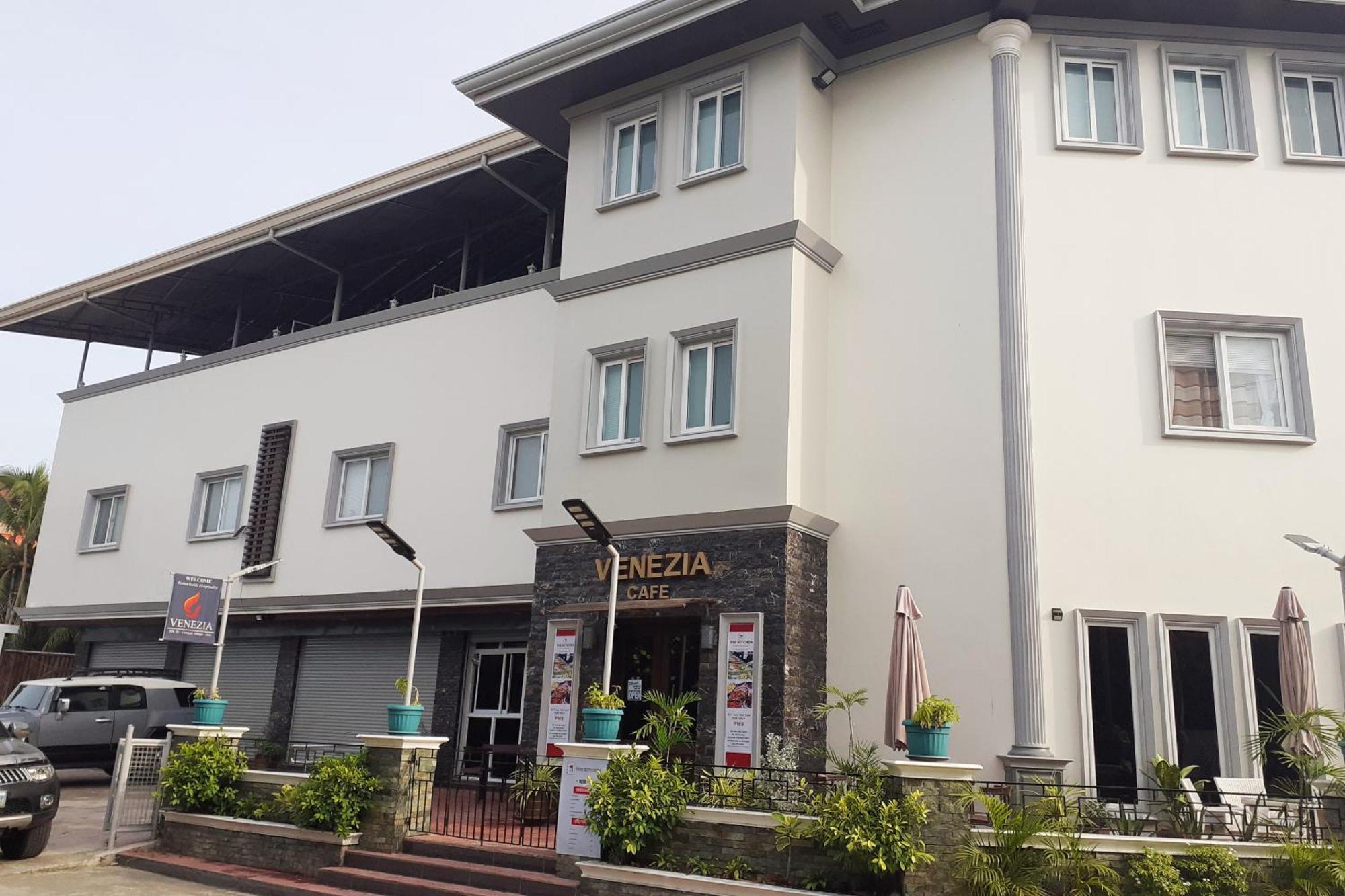 Venezia Suites Hotel Iloilo Zewnętrze zdjęcie